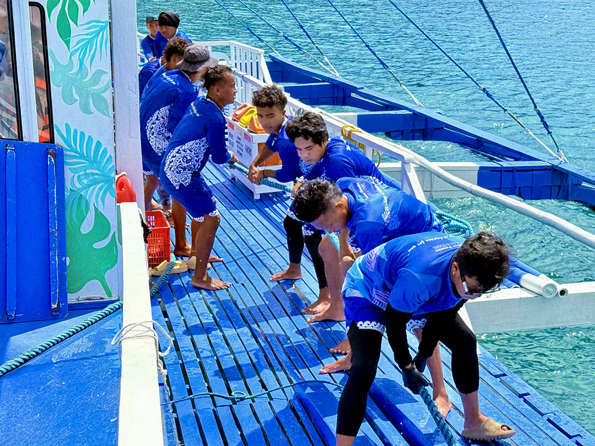 Tropical Paradise expedition crew in action